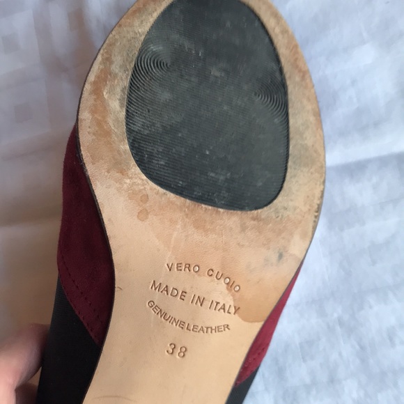 Free w bundle- Italian burgundy kid suede and black stretch pumps w bows EUC - Picture 8 of 11